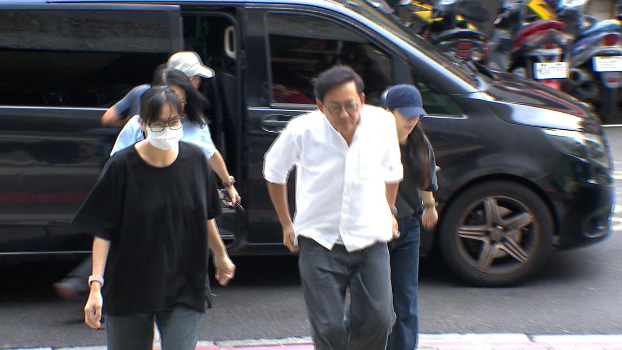 公司涉「驗資不實」首度開庭　詹姆士當庭認罪求緩刑