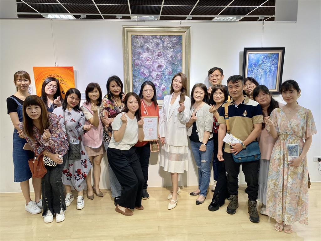 愛心樹下齊聚！白家綺、王如茵為失依兒畫出希望城堡