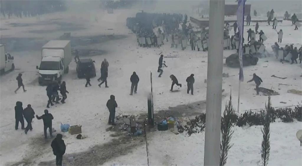 哈薩克反政府示威遍地開花　流血衝突多人喪命