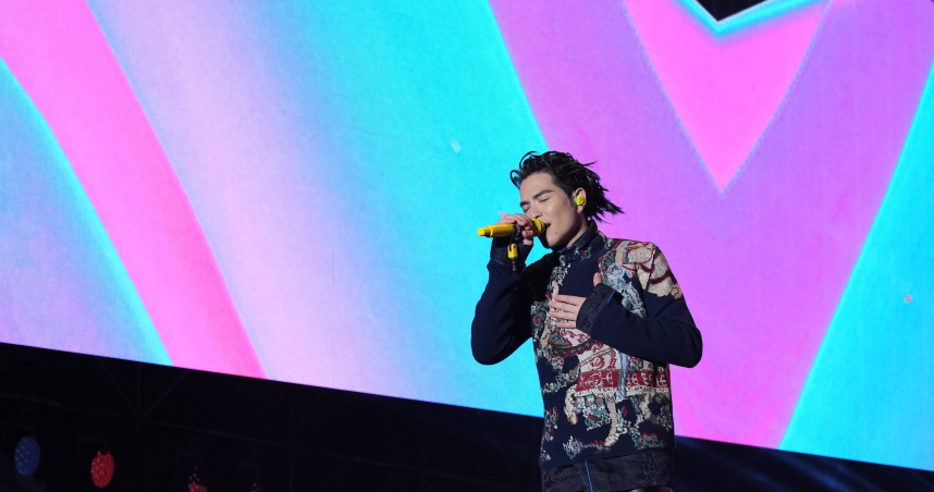 蕭敬騰開唱險遭砸! 台中跨年晚會空拍機意外墜落