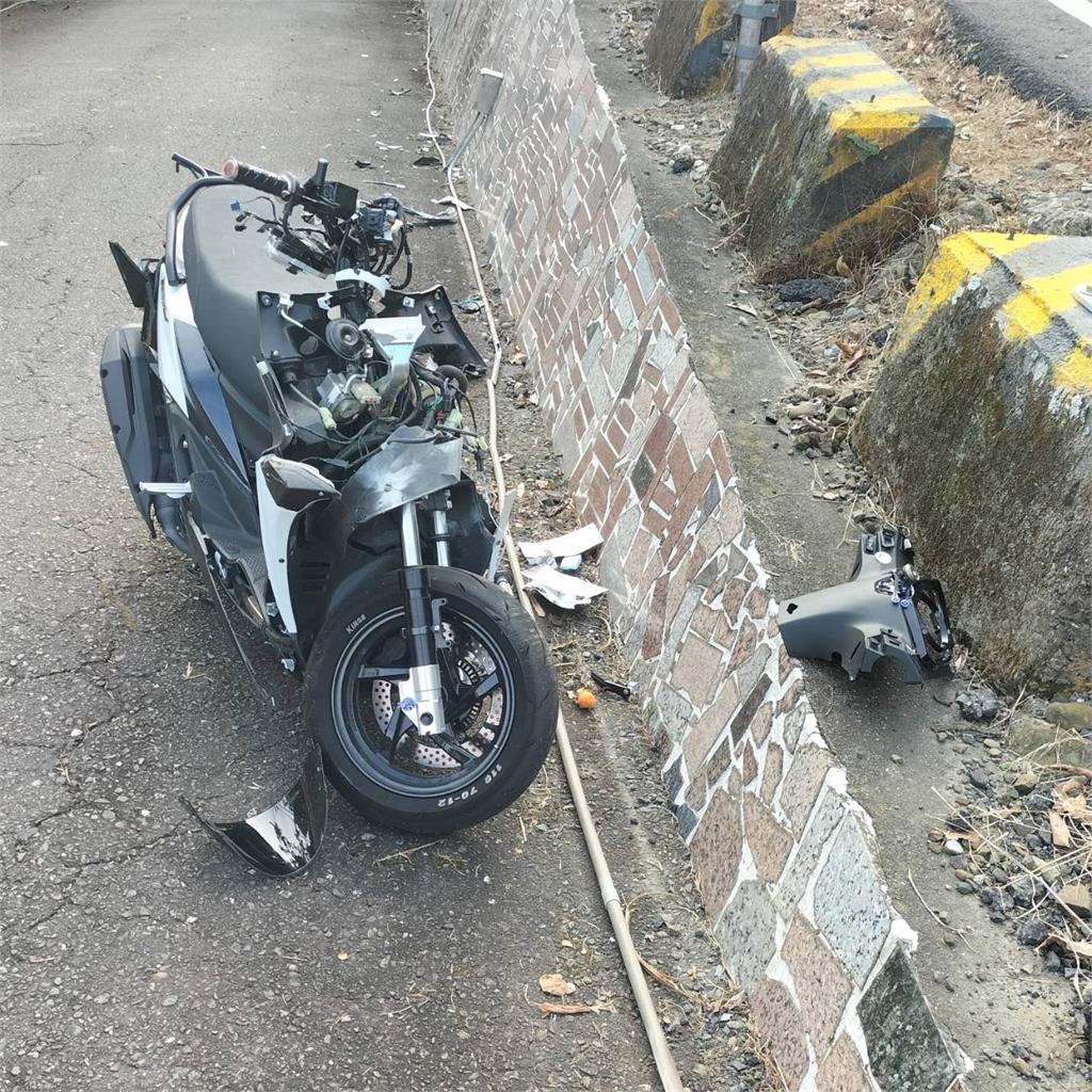 阿婆彎又爆死亡車禍！　１８歲騎士自摔飛落山坡亡