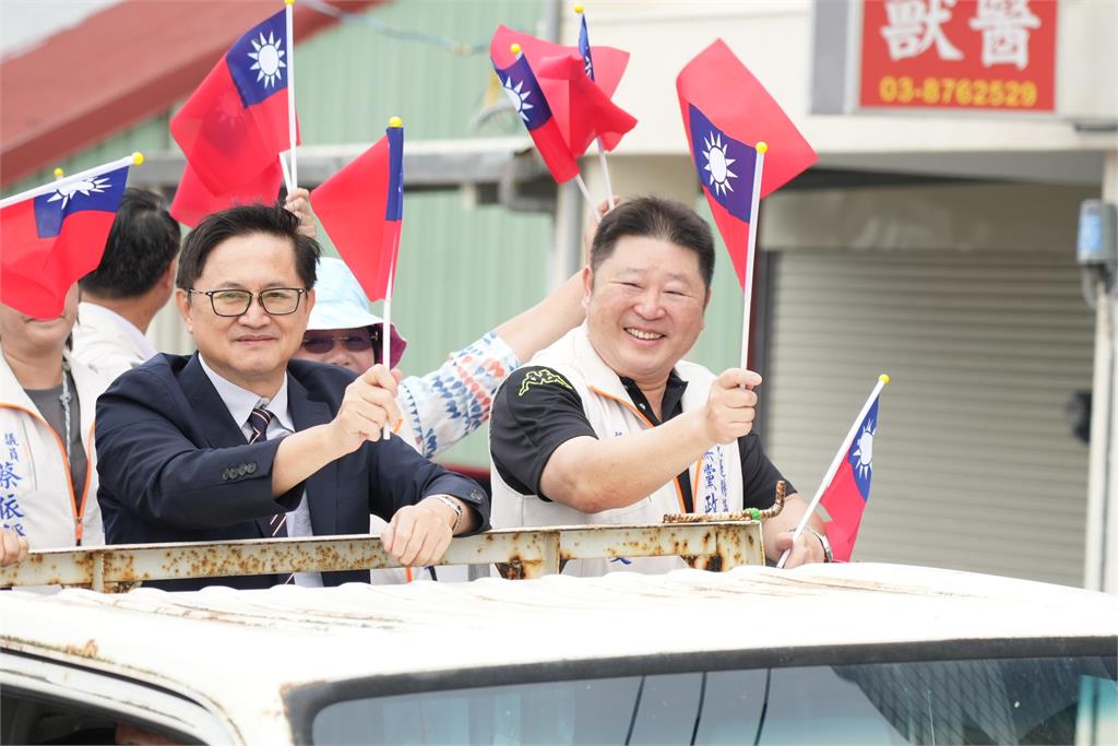快新聞/親自車掃號召罷傅!童子賢喊「政治拿出良心」:花蓮需要年輕人才