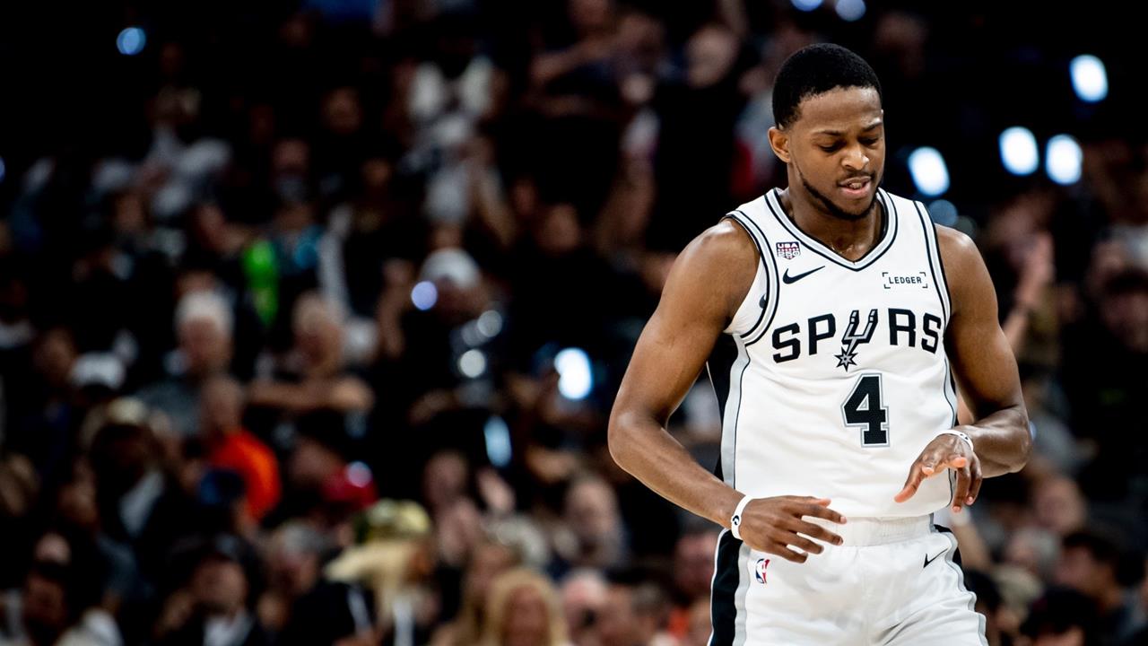 NBA(影)／尼克第六人？福克斯「倒數14秒」葬送勝利　馬刺記者傻眼：幹嘛上籃？
