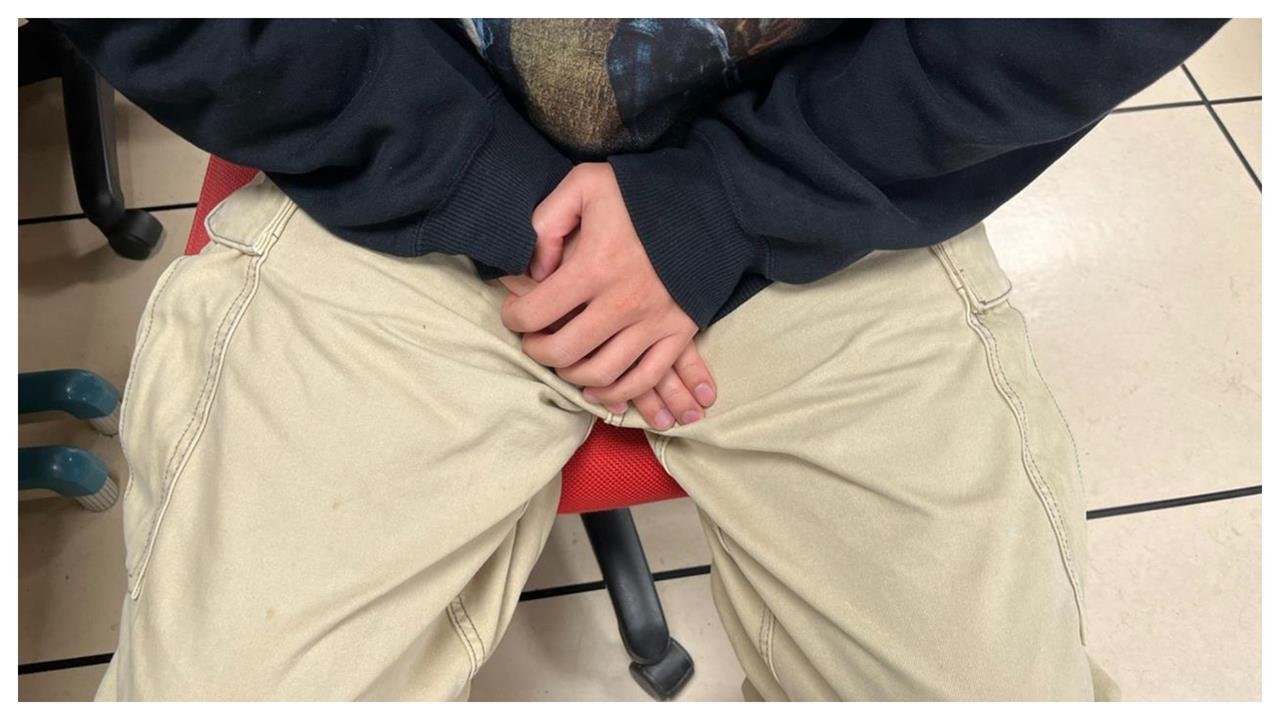遭友拿三秒膠「黏JJ慘脫2次皮」！他怒PO個資在同志交友軟體公審…挨告下場慘了