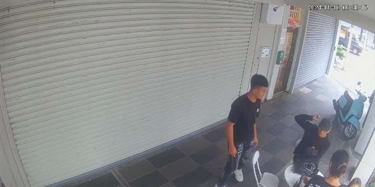 快新聞／囂張！花蓮警局對面咖啡館外監視器、機車椅墊遭破壞　畫面曝光