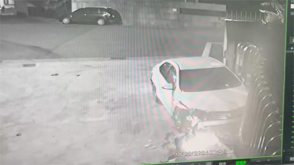 心虛？新北女子吸毒昏睡車內　拒檢狂衝自撞被逮