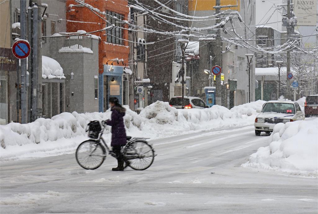 強冷空氣影響！日本海沿岸大雪　多處24小時降雪量暴增