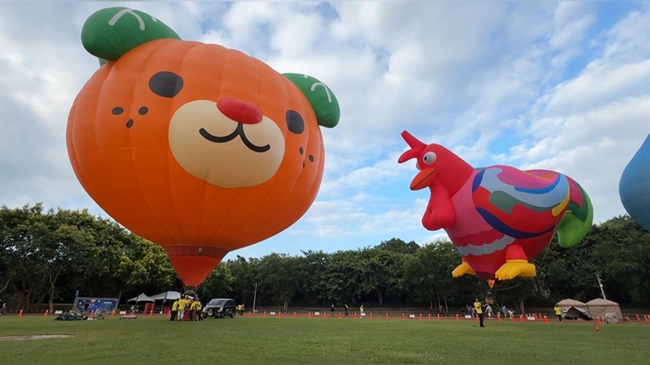 石岡熱氣球嘉年華登場　蜜柑狗狗造型熱氣球賣萌