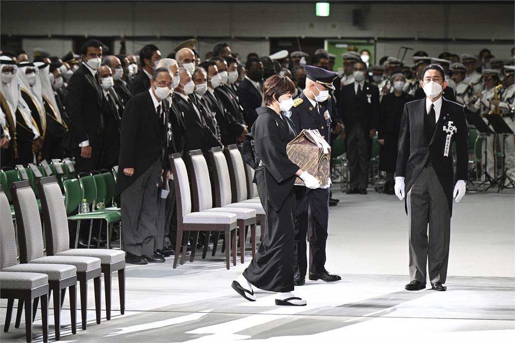 快新聞／安倍晉三遺骨放置祭壇　國葬儀式正式開始