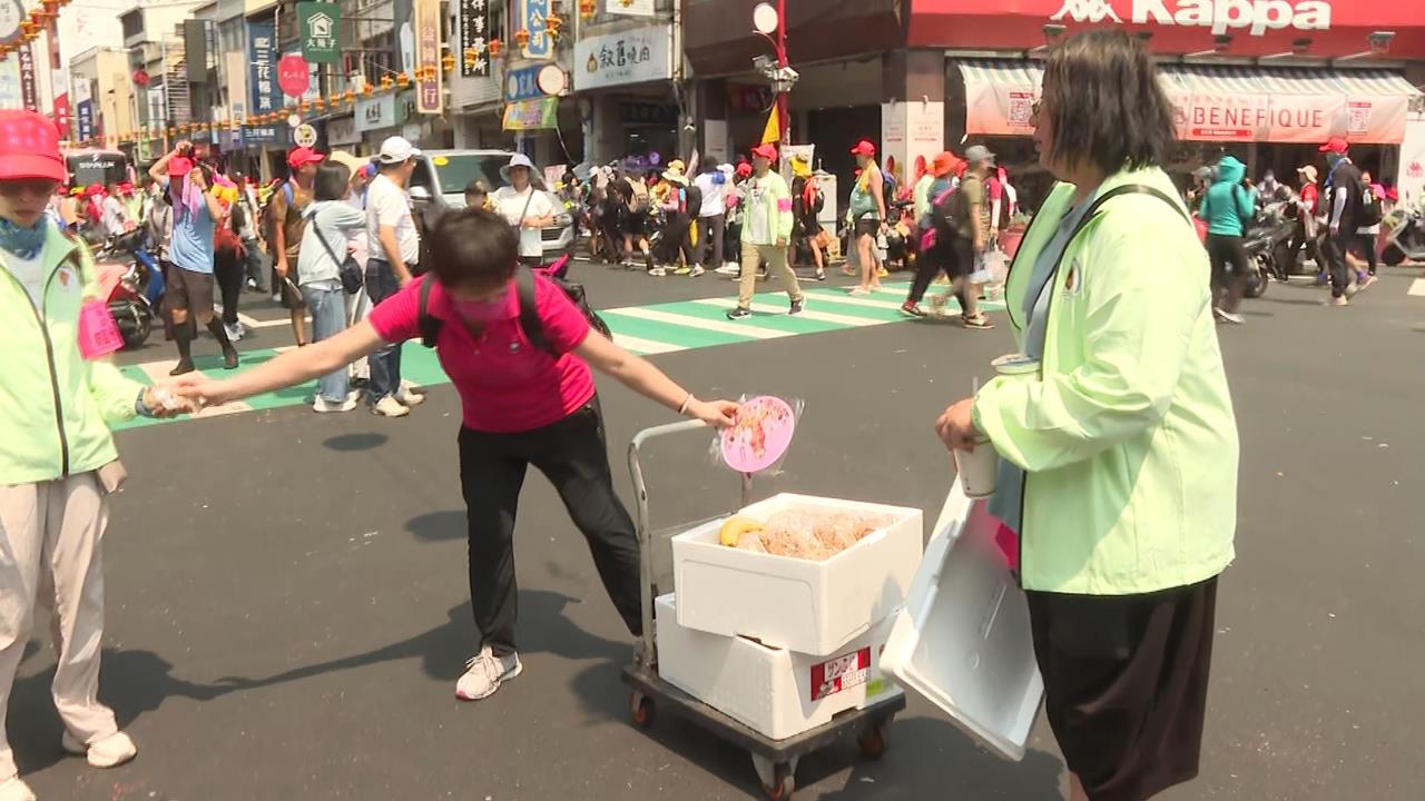 跟著女神跑!白沙屯媽祖刈香 民視團隊收集「感人故事+台人熱情」