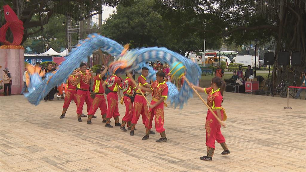 台灣燈會14團體踩街　定點演出依舊精采