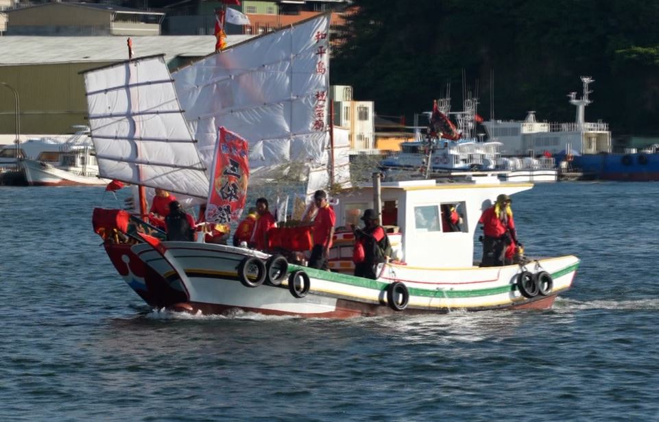 不燒、不送還可以下水！和平島王爺海上遊江　登錄基隆民俗無形文化資產