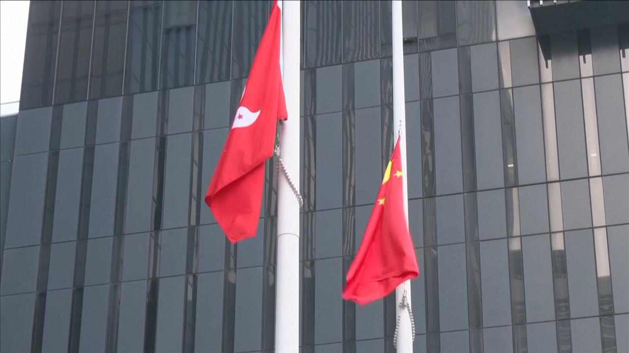 香港大火民怨燒向政府 災民哭問「李家超在幹嘛」