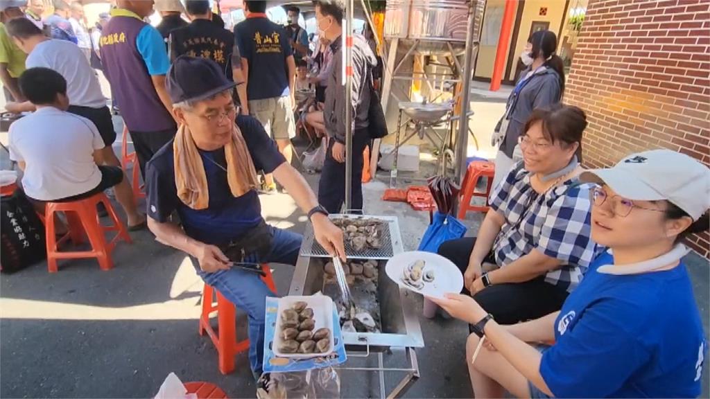 彰化王功漁火節「千人烤蚵」！　33度高溫搭棚烤出大海真滋味