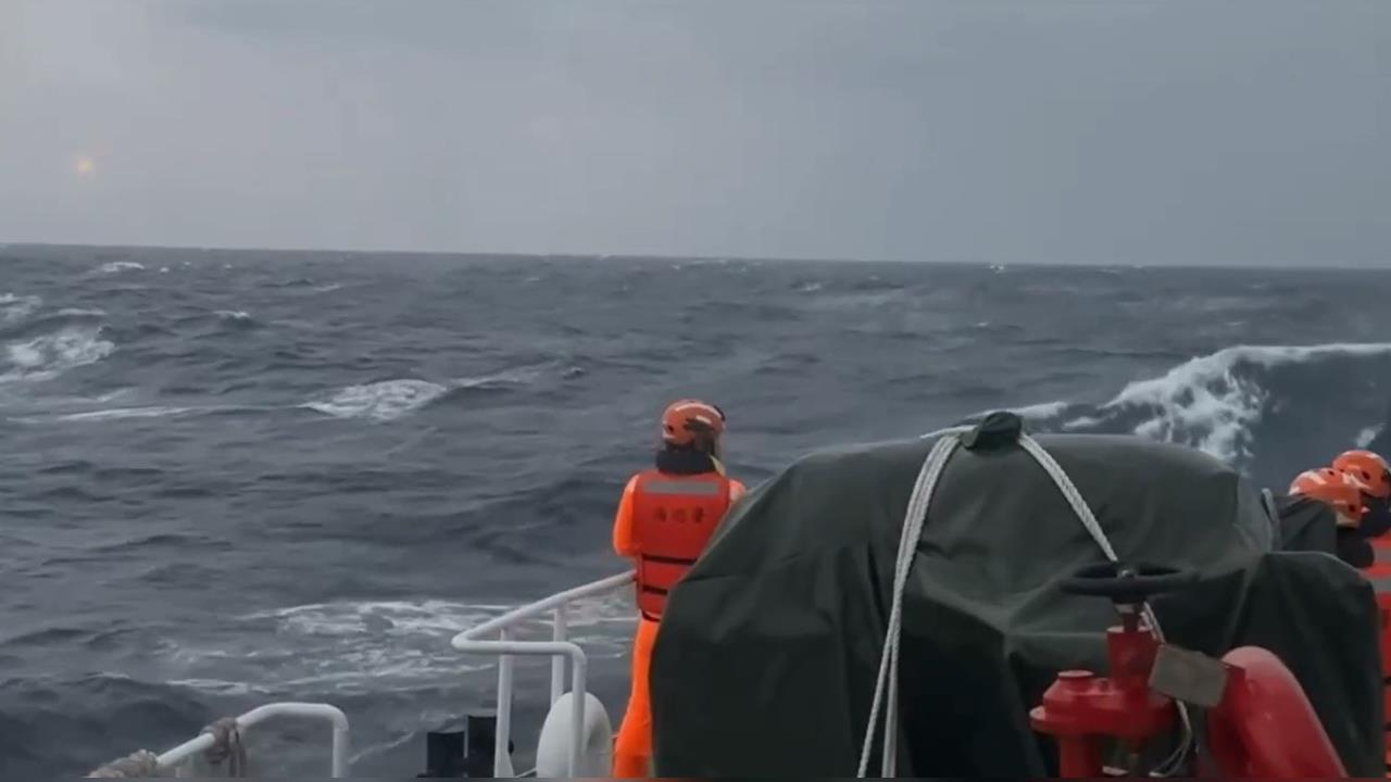 快新聞／F-16戰機花蓮外海飛官疑跳傘搜救中　官方曝投入兵力船艦數據