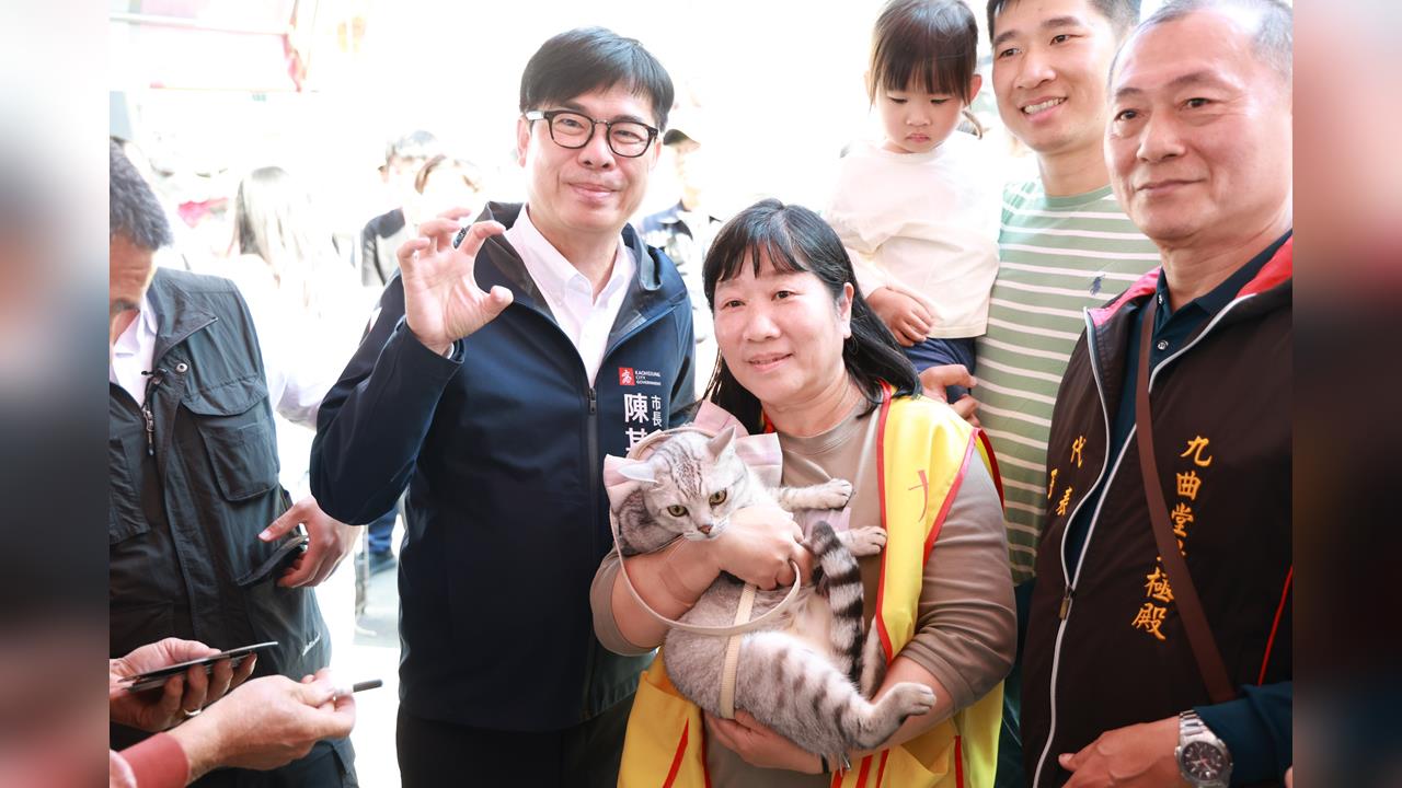快新聞/初四迎財神發紅包!陳其邁偕賴瑞隆走春 細數有感幸福政績