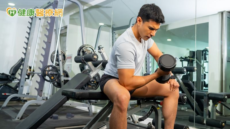 男性也可能陷身材焦慮！「肌肉臆形症」恐讓人狂健身反成傷害　專家揭警訊 