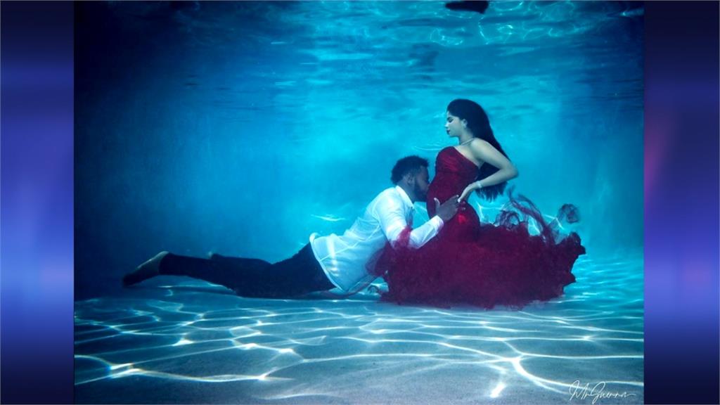 MLB／洋基王牌一改投手丘霸氣 偕孕妻拍攝「浪漫水中寫真」