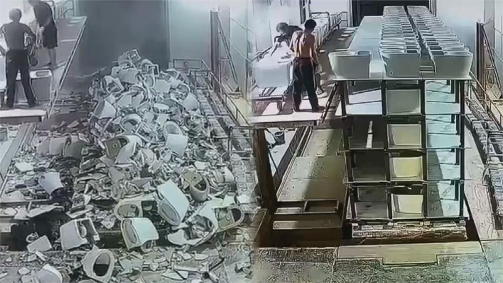 貨架也豆腐渣？中國工人搬運中失手　下秒上百個馬桶「骨牌式」墜毀