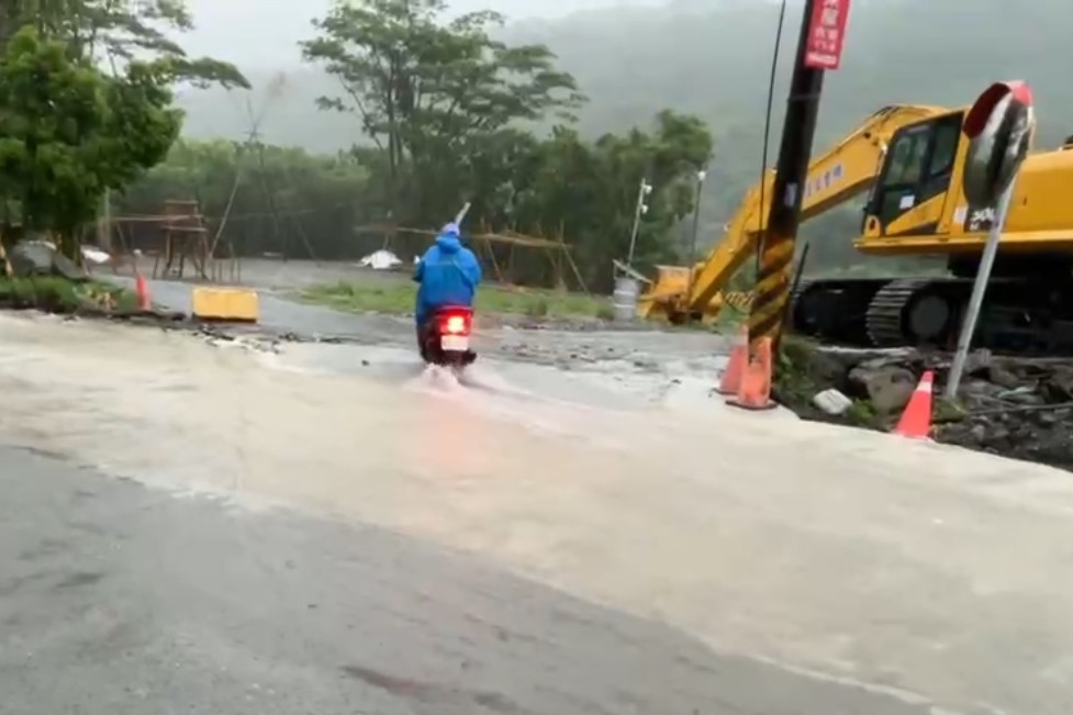 快新聞／不出門了！丹娜絲風雨漸強　「護國大遶境」明日台南、嘉義行程取消