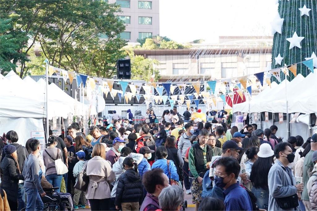 魔幻變裝大遊行熱鬧踩街 奇趣互動童樂會登場