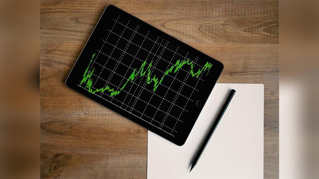 台股重挫逾千點　受美伊戰爭持影響、一度跌至33288點