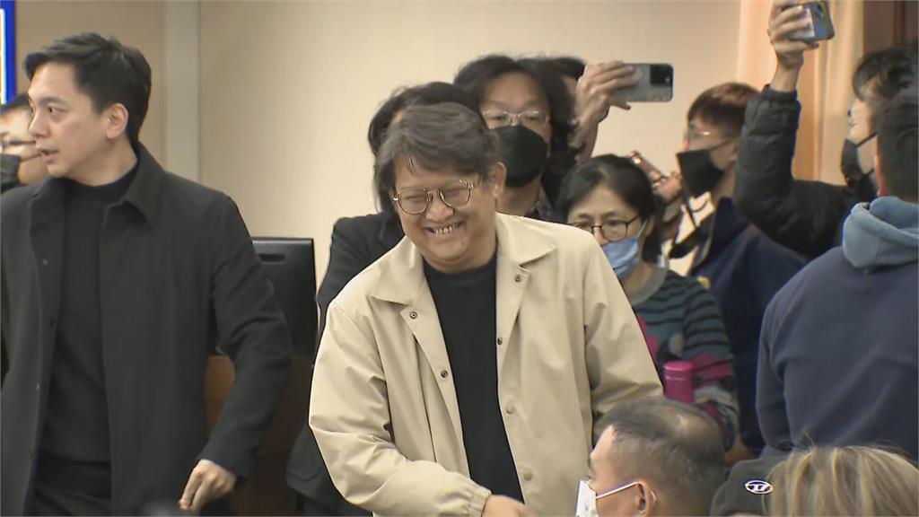 快新聞／內政委員會徐欣瑩沒出現「由他代理」　綠委怒轟：是洗頭髮變了樣嗎