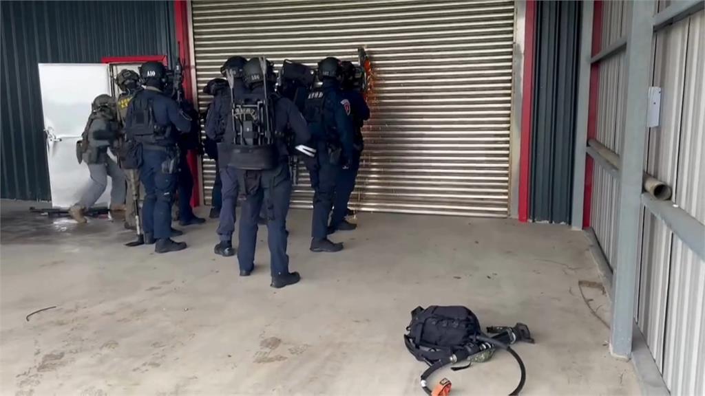 桃警攻堅四海幫毒工廠！　起獲市值5千萬毒品.原料