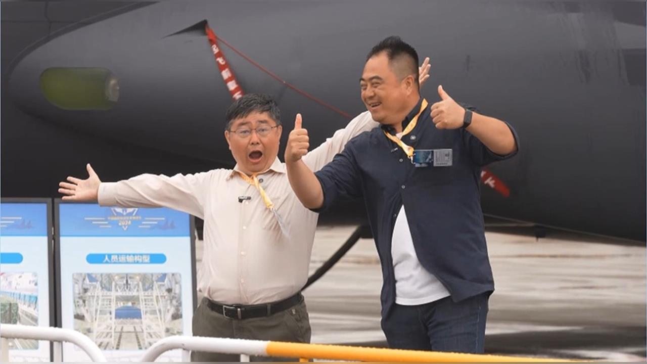 呂禮詩喊「祖國強大」深夜討拍！舔共退將酸「黑狗偷吃」他哭臉問：我是嗎？