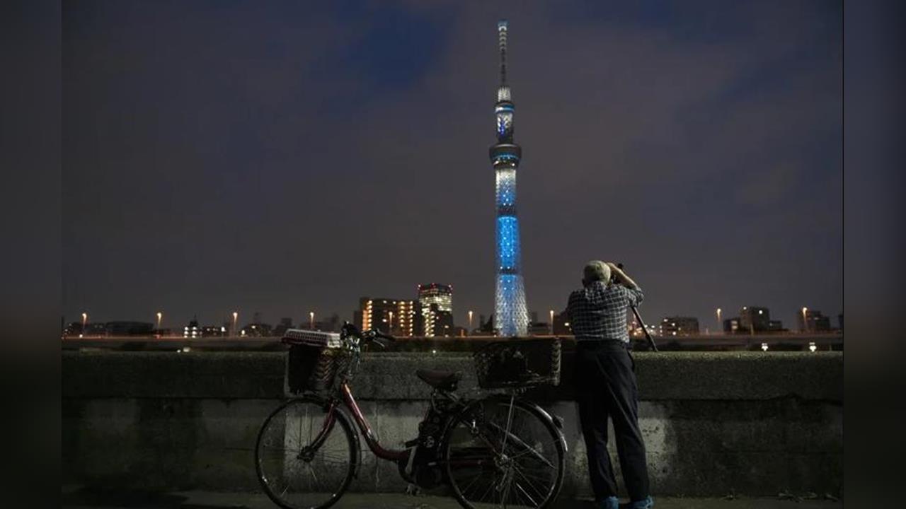 最新/東京晴空塔爆意外!電梯「急速下墜」 約600人仍受困觀景台、15人在電梯內