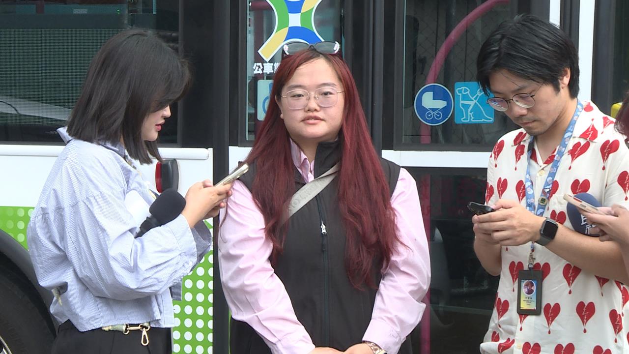 引起公憤！男偷身障刮刮樂　熱心女駕駛衝上前逮人