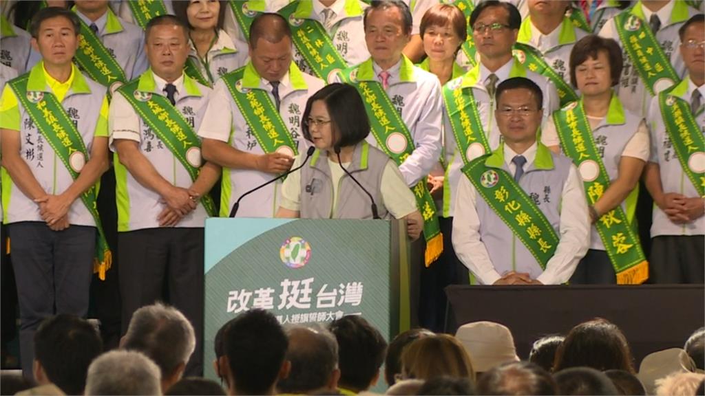赴中彰投授旗 總統：國民黨不唱衰台灣那麼難嗎