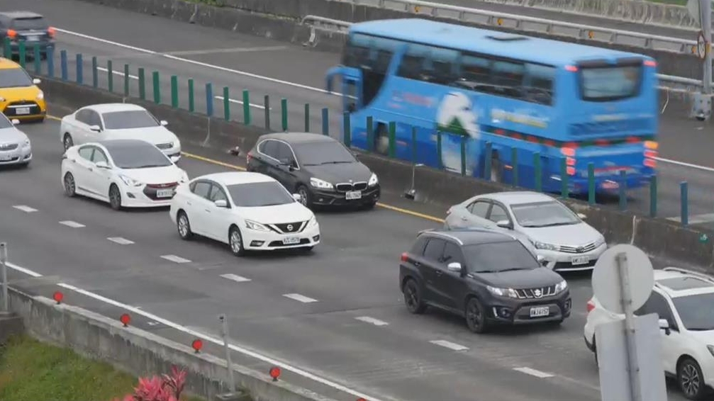 用路人注意！國道收假前湧車潮塞爆　「10大壅塞路段」快避開