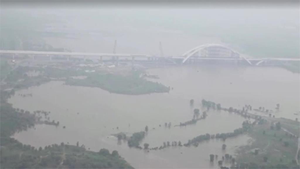 逾百年一遇暴雨淹北京 無預警洩洪引民怒