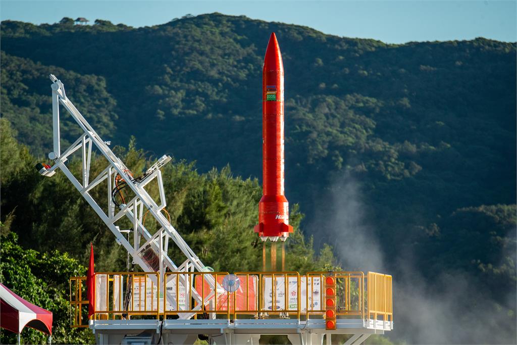 快新聞／台首支「混合式類衛星載具火箭」升空　蔡英文：令人振奮！