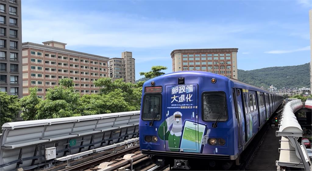 「走進未來科技」郵政鴿變身捷運數位鴿！民眾：太酷炫了！