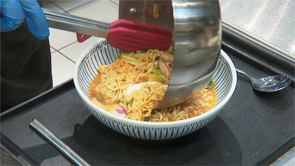 網流傳泡麵＋「這1物」好吃到新高度！作家嘗鮮讚：去孤島生活必帶