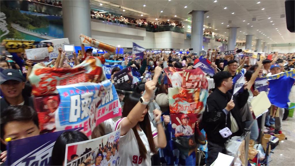 台灣隊歸國亂象多？他曝「日本WBC奪冠」接機畫面…網反稱：不懂人情味