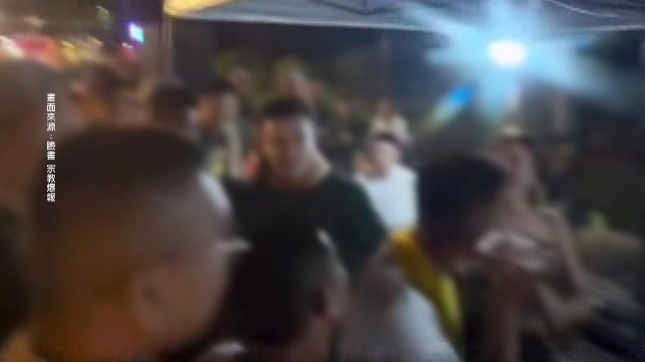 遶境變格鬥！　雲林斗六兩派陣頭神轎前大打出手