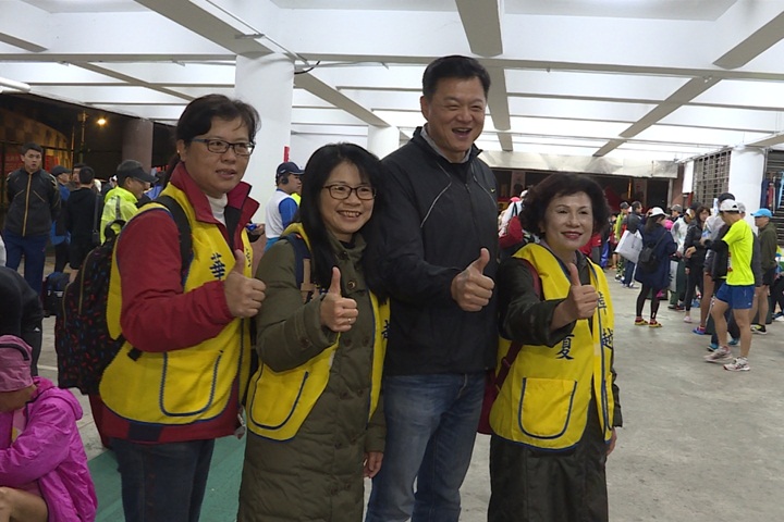 中和烘爐地馬拉松 周錫瑋當鳴槍嘉賓
