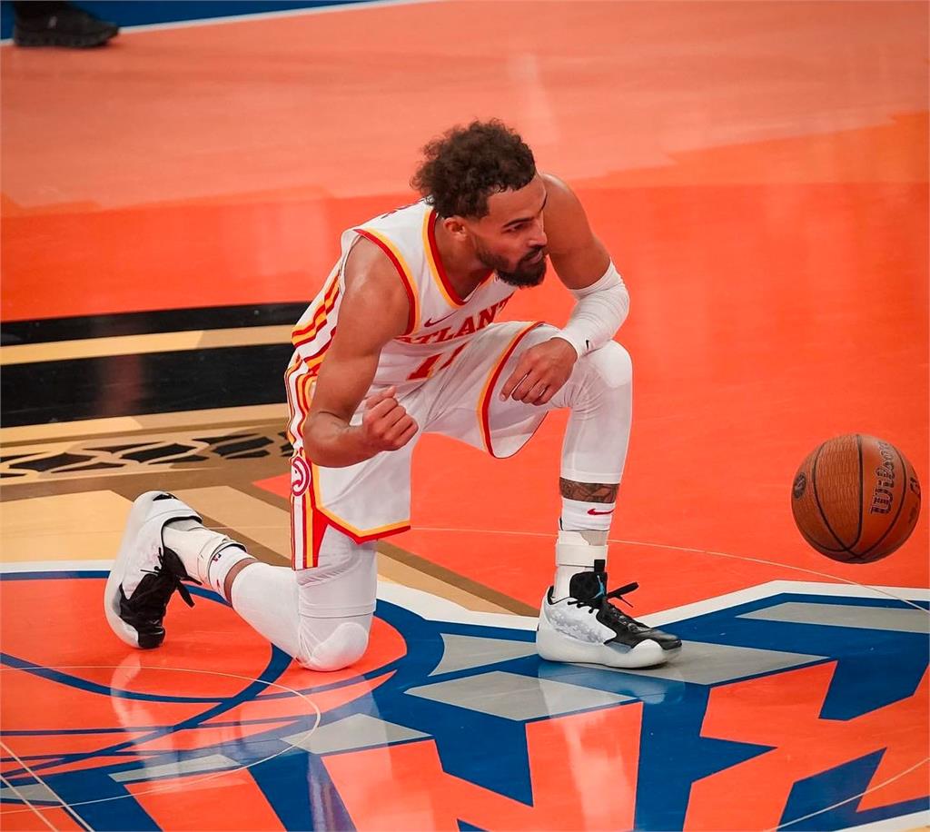 NBA(影)／老鷹楊恩大玩「空氣骰子」　回敬對他叫囂爆粗口的尼克球迷