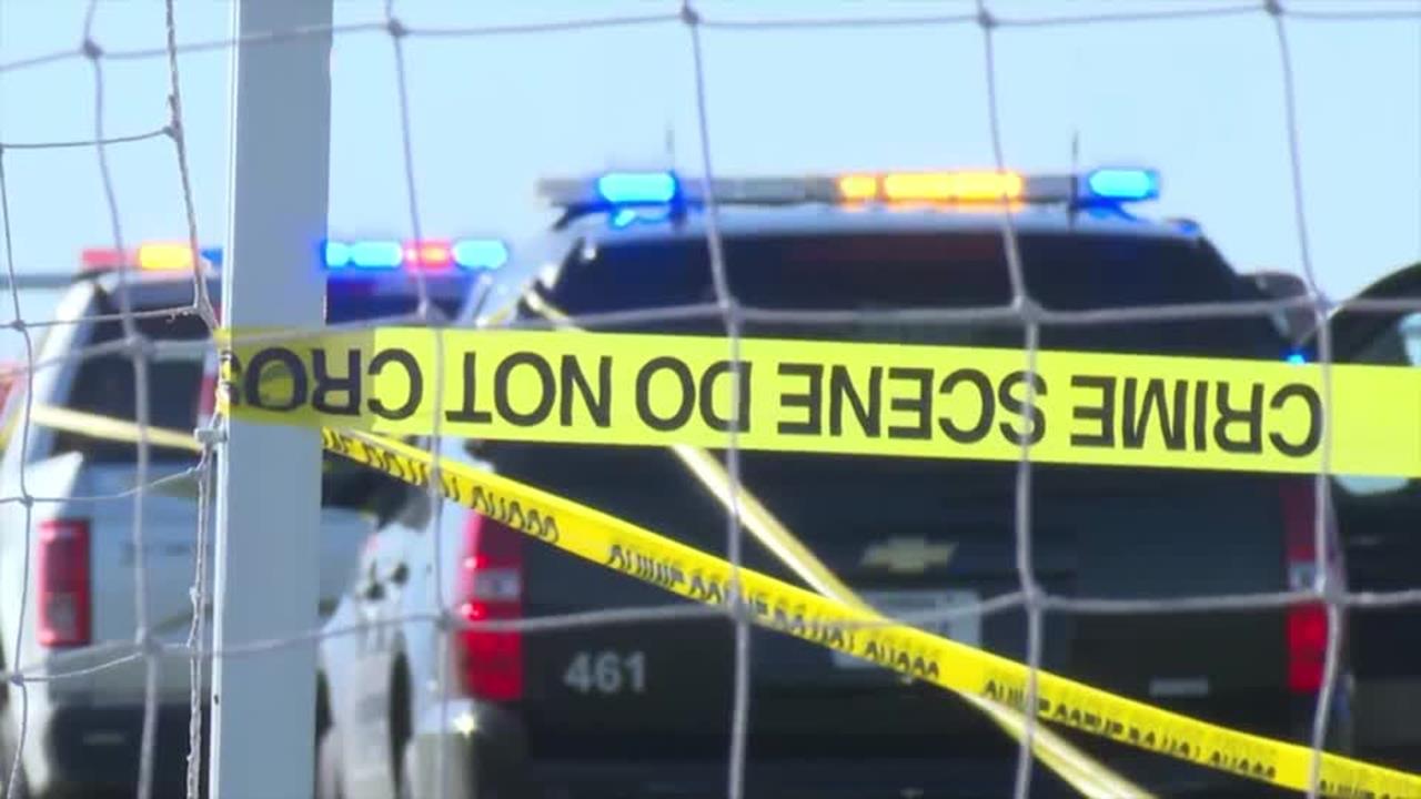 賽事變悲劇！ 堪薩斯州卡車衝進足球場2死 女駕駛被逮