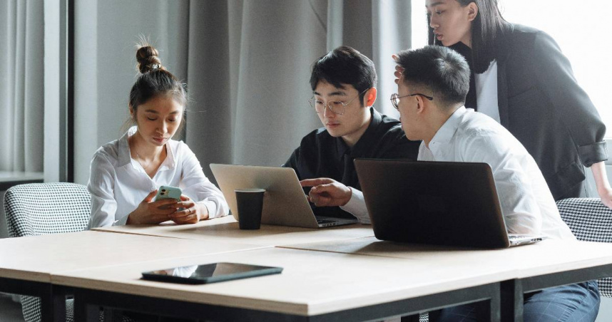 50歲同事考近10年才上榜　公務員曝關鍵：會做事不等於會考試