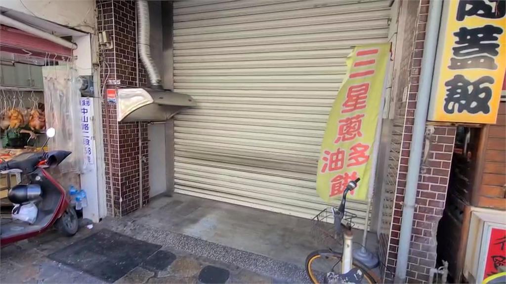 暗槓？　蔥油餅闆娘拿300秒變200　手法太純熟！遭諷斜槓魔術師