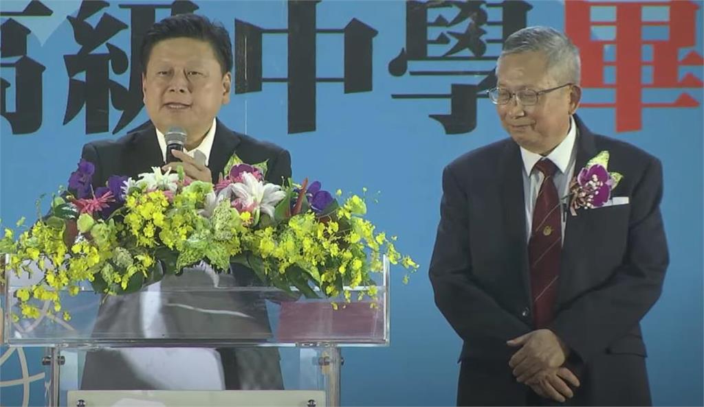 向前行(影)/傅崐萁赴高中畢典發表政績「被白眼」?于北辰:主角不是你!
