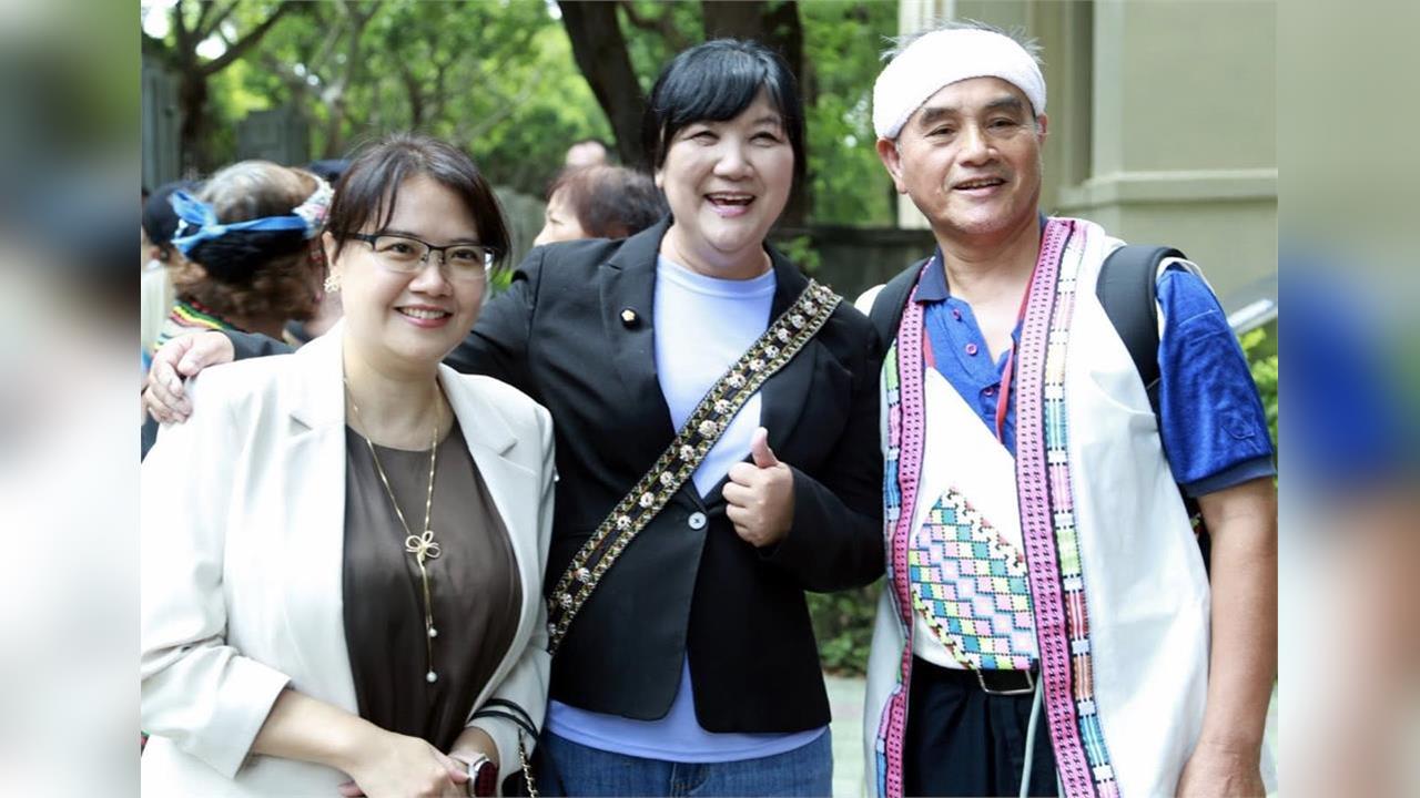 快新聞/罷免案偽造連署!藍委許宇甄、盧縣一遭起訴 伍麗華:欲置我於死地