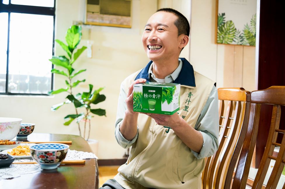 藝人浩子當里長?自曝愛搞笑但重視健康,天天喝一杯「綠綠的」