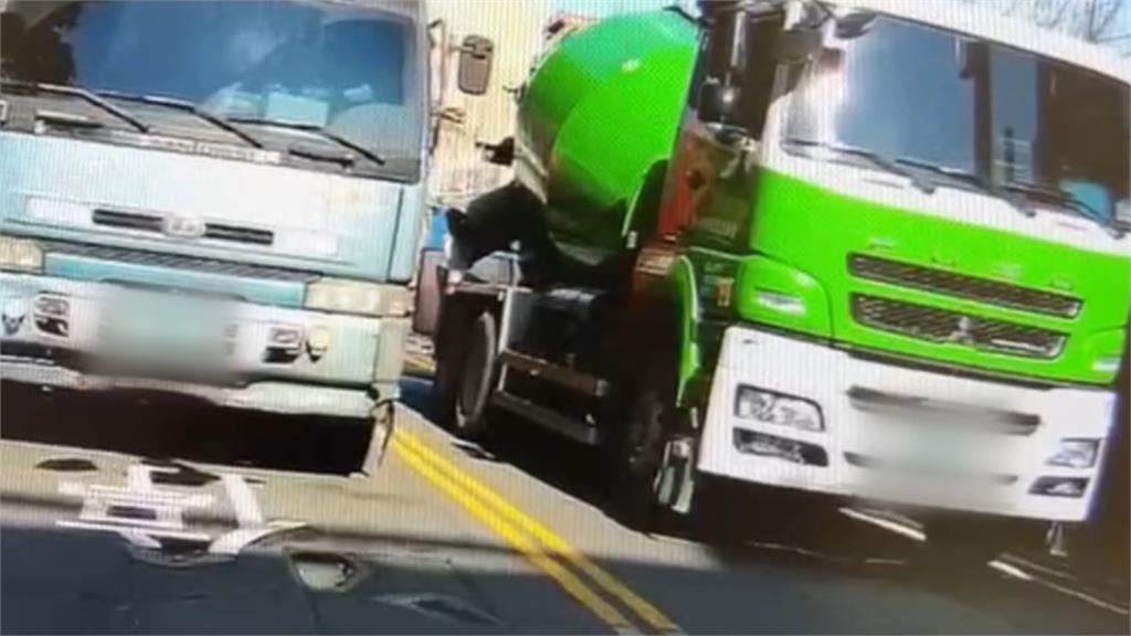 家屬載翁送醫遭「工地大車」擋路　1理由辯解沒用！照吃6罰單