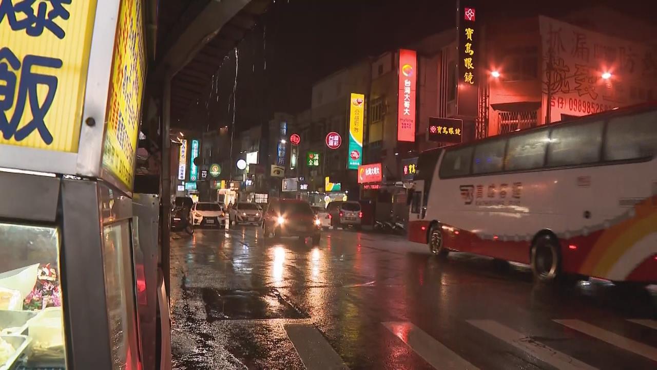 警報解除!鳳凰登陸「20分鐘就陣亡」 高雄晚間一度大風大雨