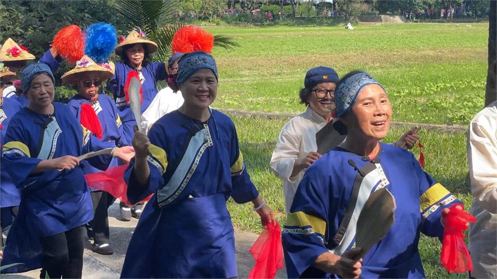 2023六堆秋收祭登場　近3千人踩街遊園祈福獻藝